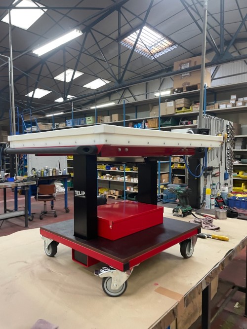Table ergonomique &eacute;lectrique mobile - 70 kg / 125 kg / 250 kg